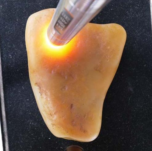 �ںӱ߼�ʲôʯͷֵǮ Ұ���ʲô����ʯͷ��ֵǮ