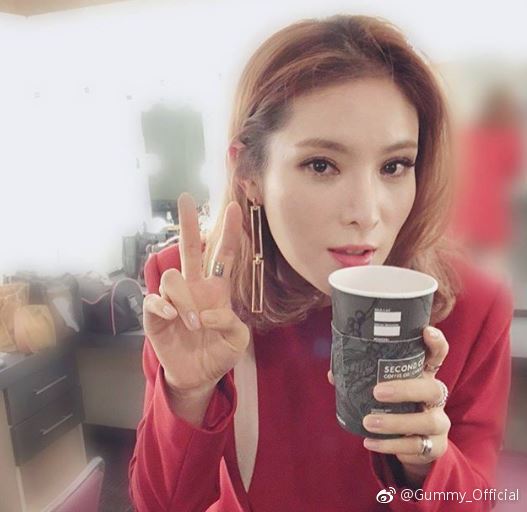 �����]��shi���ں����Ǽ��� �����]Ů��Gummy��Ƭ����