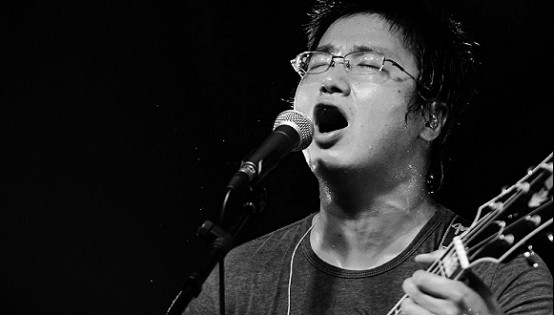 万晓利和李志有什么梗 万晓利织毛衣是什么梗