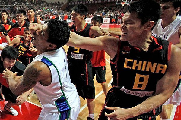 朱芳雨打架这么厉害 朱芳雨为什么能当广东男篮总经理