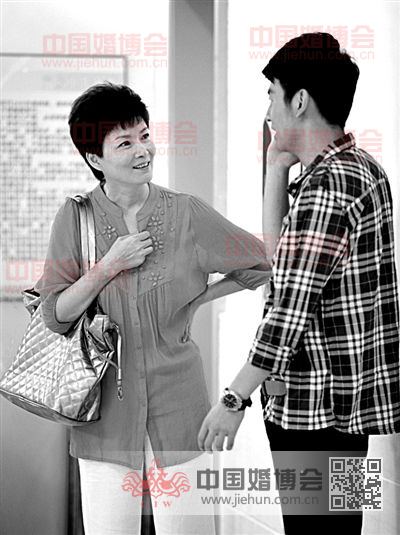 ��ĸ�￴Ů��Խ��Խϲ����ʲô��˼ �Լ���Ů����������