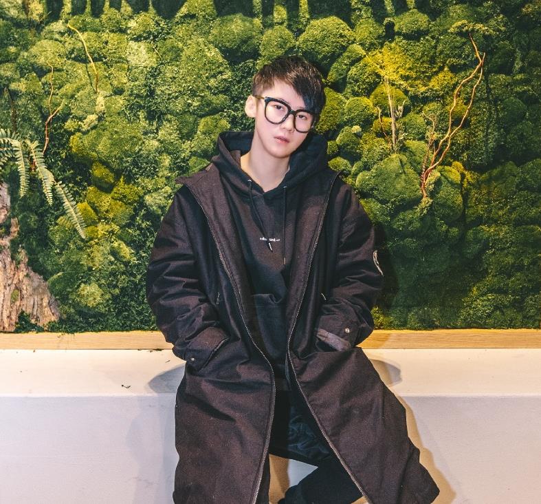 �����Ů����˭ ���ǲ���les