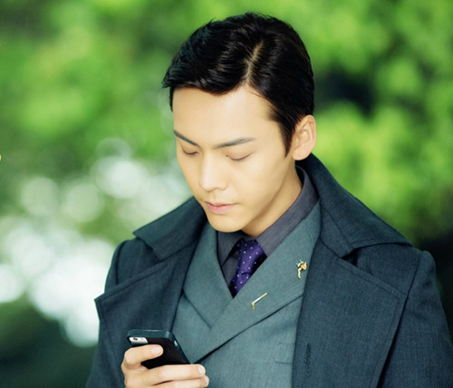 ��ΰ���ݹ��ĵ�Ӱ�͵��Ӿ��̵� ��������Ӱ����Ʒ����