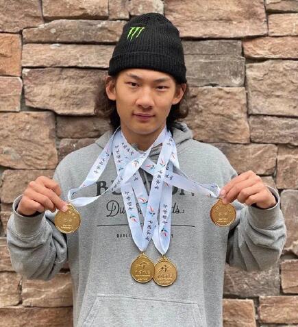 �������ĸ��˭ ��������߸��˼��