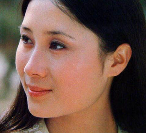 ��᰺��������������� ������¼��µ���Ů��ļٵ�