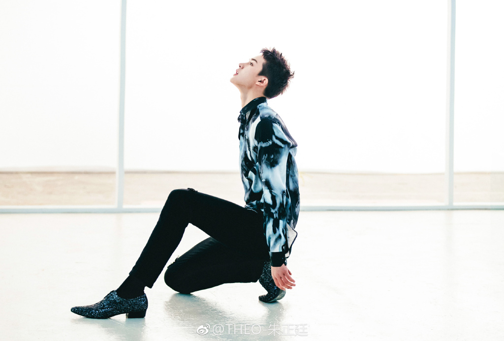 ����͢�����ж����� �����۵���վ��������������