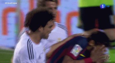 佩佩为什么选择加入葡萄牙国籍 佩佩吓尿内马尔是怎么回事