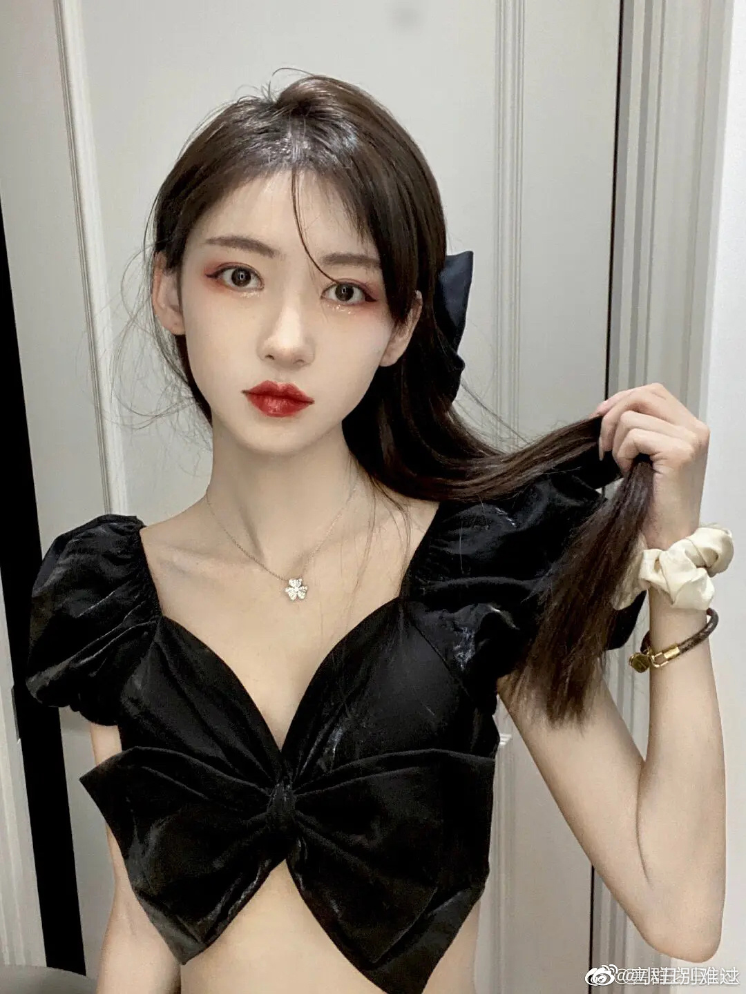 �����б�Ů����ǰ��Ա��գ����գ� ����������ΪʲôҪ����