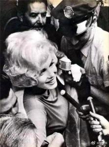 �˸����Ӻ���ѻ ��ʵ�¼���������������ѵ��¼