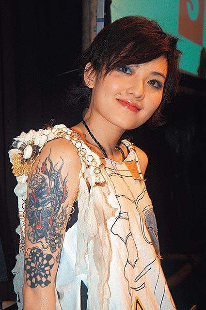 ������Ϊʲô�ӹ��г� �����汻�˽�СħŮ������