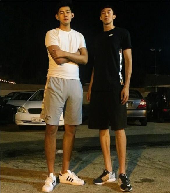 ���ٽ�С������˼Ң�����������ô���� ����˭����