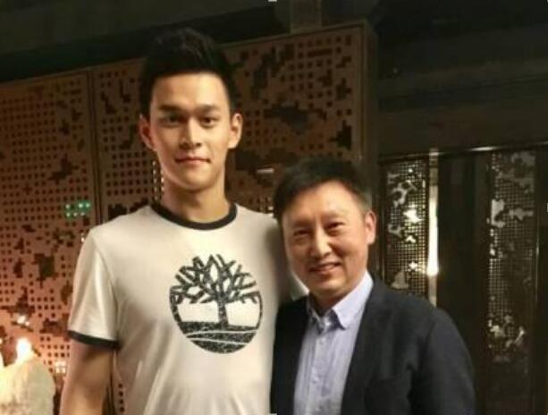 �������ݽ���ҽ���µ���������Ƭ ����һ�������˶���Ǯ