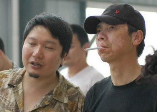 ��С�հװ߲������������ ���װ߲����µ���Ƭ�ع�