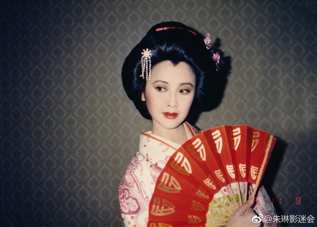 ����Ϊʲô�Ƕ���û�к��� ���������ɷ���˭