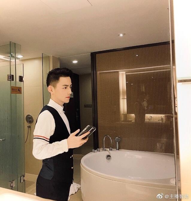 ��ѫΪʲôվ��ֱ����̫������ ����ô��˵�Լ��ǳ�����