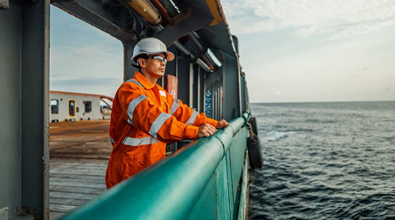 远洋船员招聘条件怎样 工资多少钱一个月