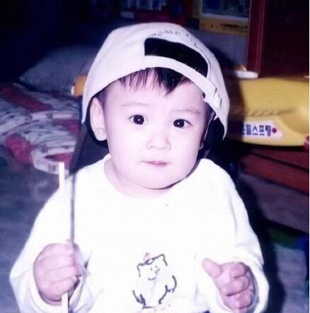 车银优为什么叫脸蛋天才、车东九、阿童木 车银优童年照片