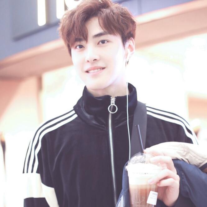 Mr.�Ѹ��Ա�������� ����Ϊʲô�лƼ���