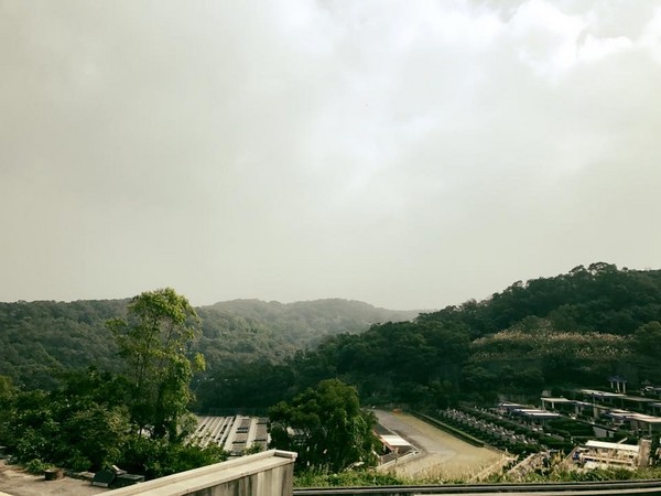 许维恩没忘记他 旧爱杨明学离世13年“我又来看你了”