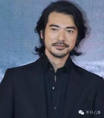 ���������ŵ�����˭ ������ڰڶ����ﳪ�ĸ���ʲô