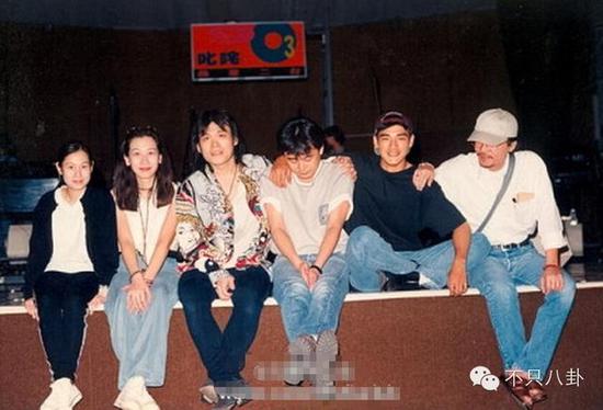 ���������ŵ�����˭ ������ڰڶ����ﳪ�ĸ���ʲô