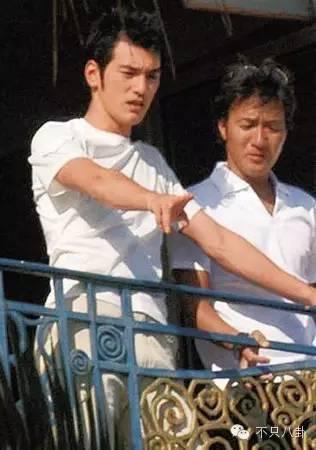 ���������ŵ�����˭ ������ڰڶ����ﳪ�ĸ���ʲô