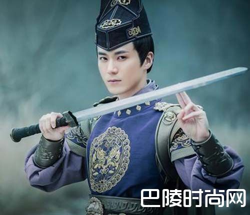 茅子俊为什么不红总演配角 茅子俊和秦俊杰很像的对比图