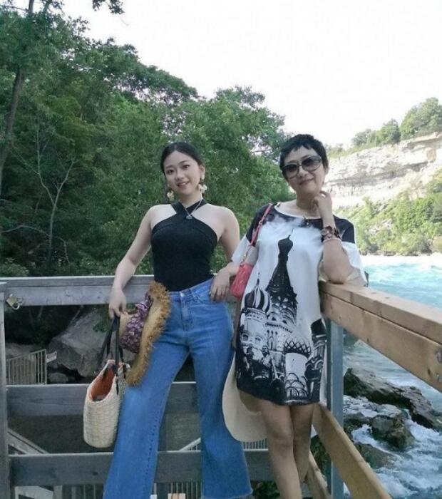 �ư������ڸ�ʲô���� ���������Ķ�������Ƭ����