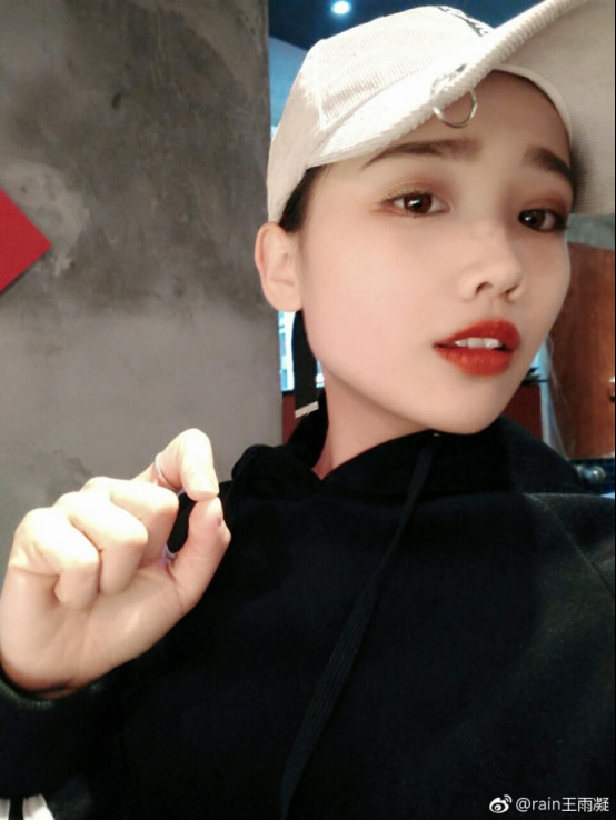 �ø�Ů������������Ƭ �ø��ֱ���������˭