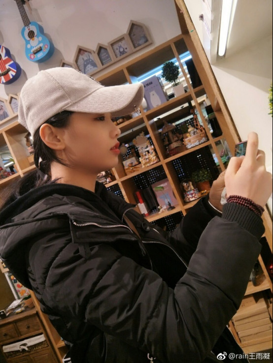 �ø�Ů������������Ƭ �ø��ֱ���������˭