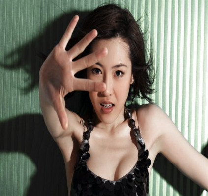 ��Ů���q��������ļٵ� ���q�μӳ�Ůʱ����Ƭ�ع�