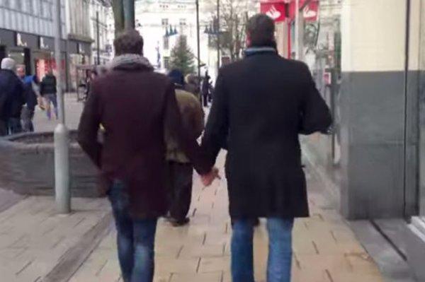 ����ɫ���·������˾��ǻ��� Ӣ��Ϊʲô��ô�����