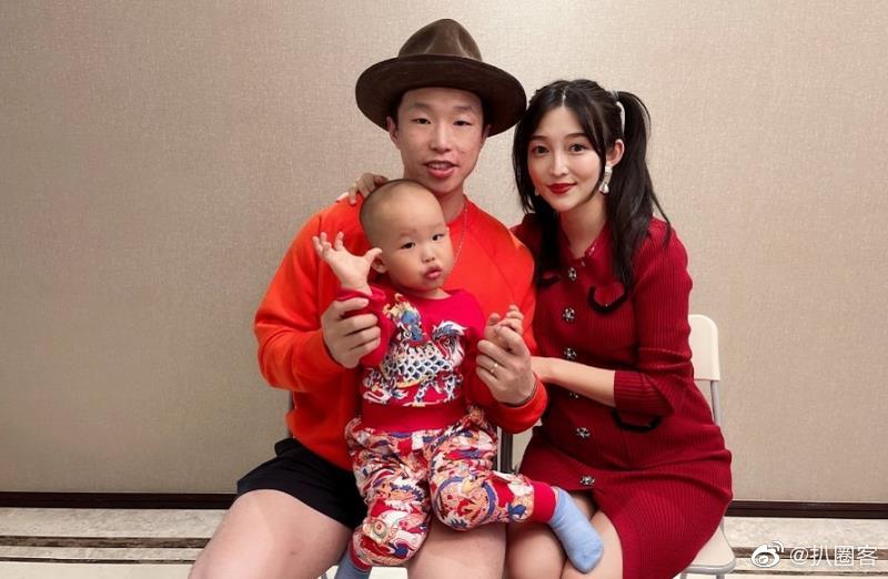 烧饼老婆郑胡昕学历伦敦大学什么专业 郑胡昕年龄多大干什么的