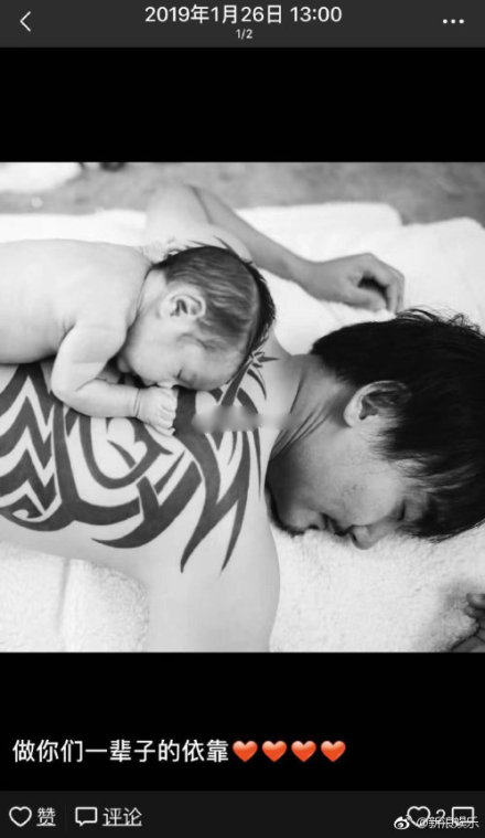 �ν���ڽ������ ������״�ܺ�һ�����˸�Ů��������Ƭ��