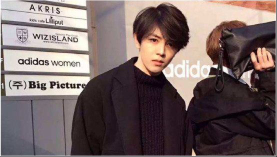 ����ҫ��Ů�����Ͻ�ϼ��Ƭ ����ҫΪʲôû�г���