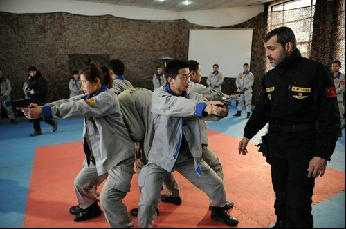 �����ౣ����˭ ��������⾩ʲô��ϵ