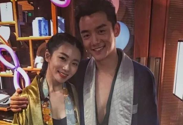 程晓玥和郑恺为什么分手 她家里是做什么的