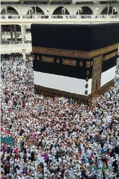 谁能进入麦加清真寺的克尔白天房里 1979麦加天房的奇迹是什么