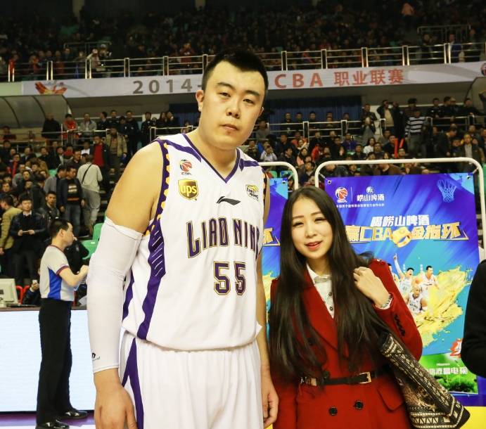 韩德君年薪是多少钱 韩德君为什么不进NBA