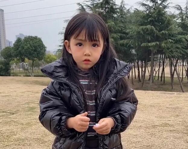 天使女孩蓝妮妮真实长相照片 她最迷人的照片组图