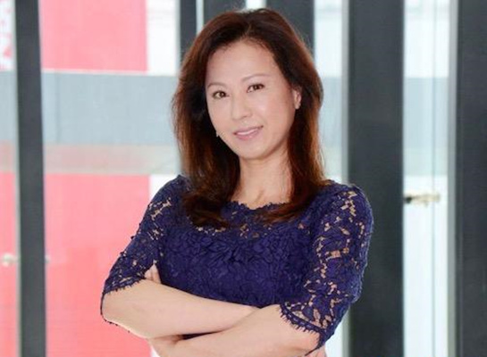 ������ŮͿ�����Ϲ���˭ ���ǵ��컨��Ц̸�����ĵ�