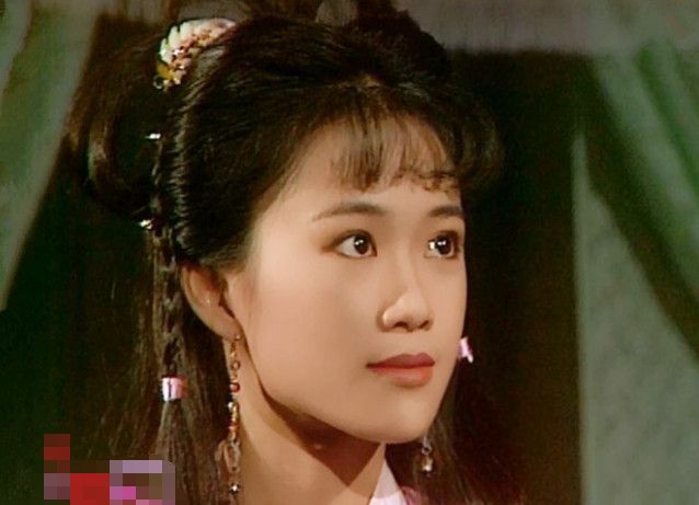 梁小冰个人资料简介 塌鼻子非常的明显