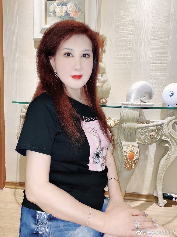 杨钧钧个人资料现状 西门大妈现在的照片