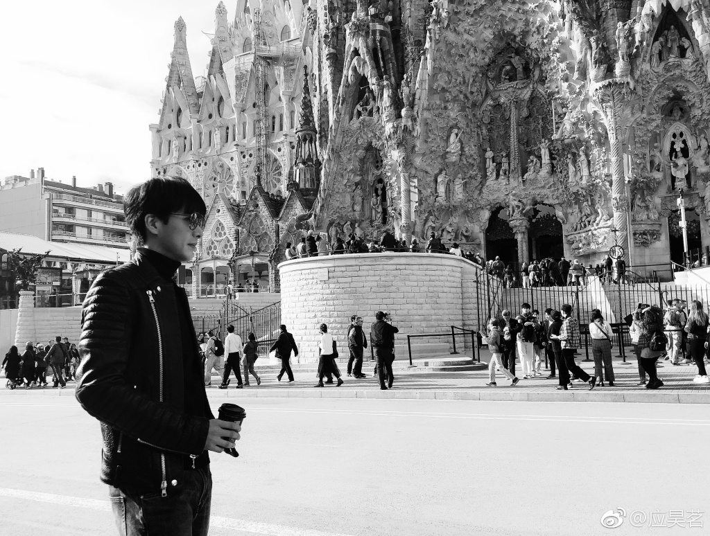 Ӧ����������ϼ�� Ů������˭��