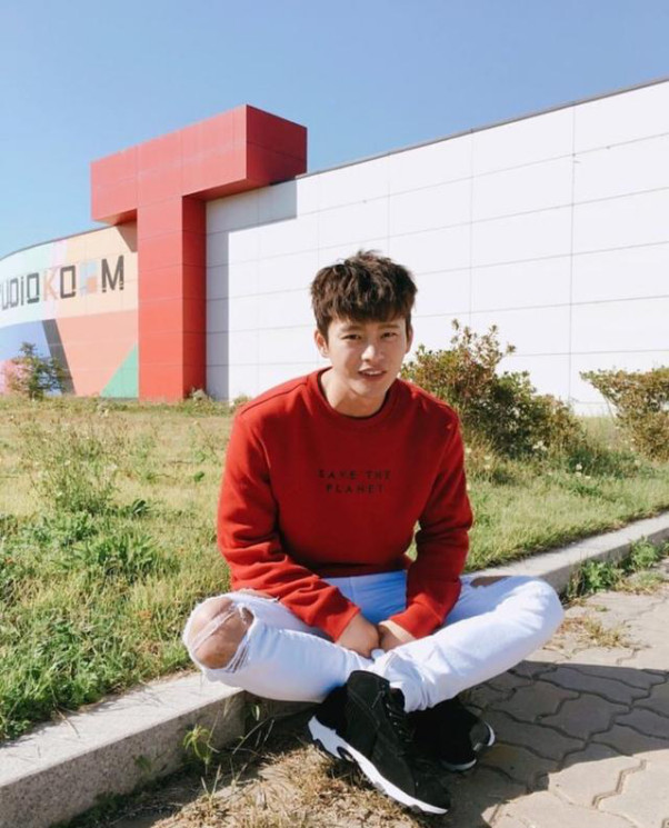 ���ʹ�½�ǲ�һģһ���Ա��� ���ʹ����۾�����ô����