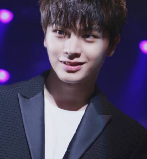 ���ʹ�½�ǲ�һģһ���Ա��� ���ʹ����۾�����ô����