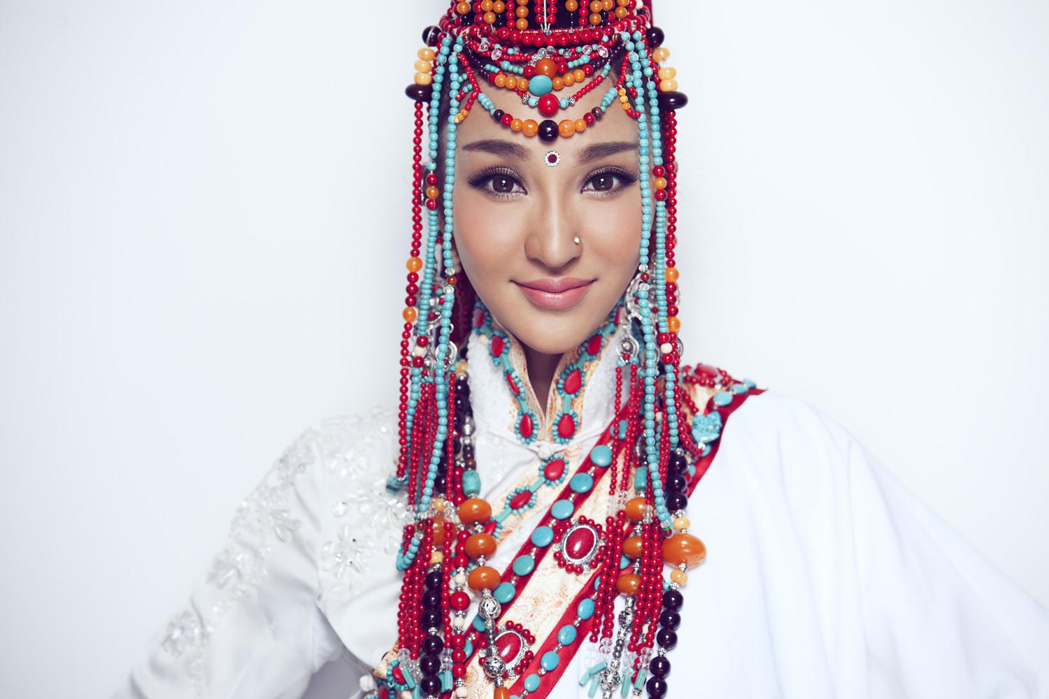 藏族女歌手旺姆的丈夫是谁 容中尔甲和旺姆绯闻怎么回事