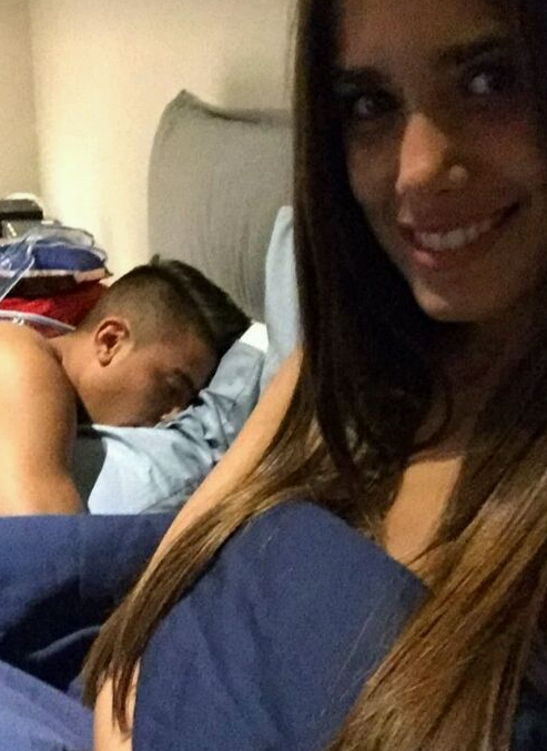 迪巴拉庆祝动作图片和含义 迪巴拉女友安东内拉-卡瓦列里性感照片