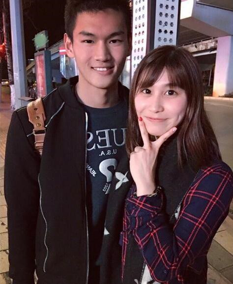 徐嘉余为什么叫甲鱼哥 徐嘉余女友陈诗铭资料照片