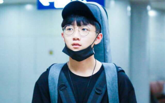 ��������Ů����ٻٻ��Ƭ ���������ĸ�ѧУ��